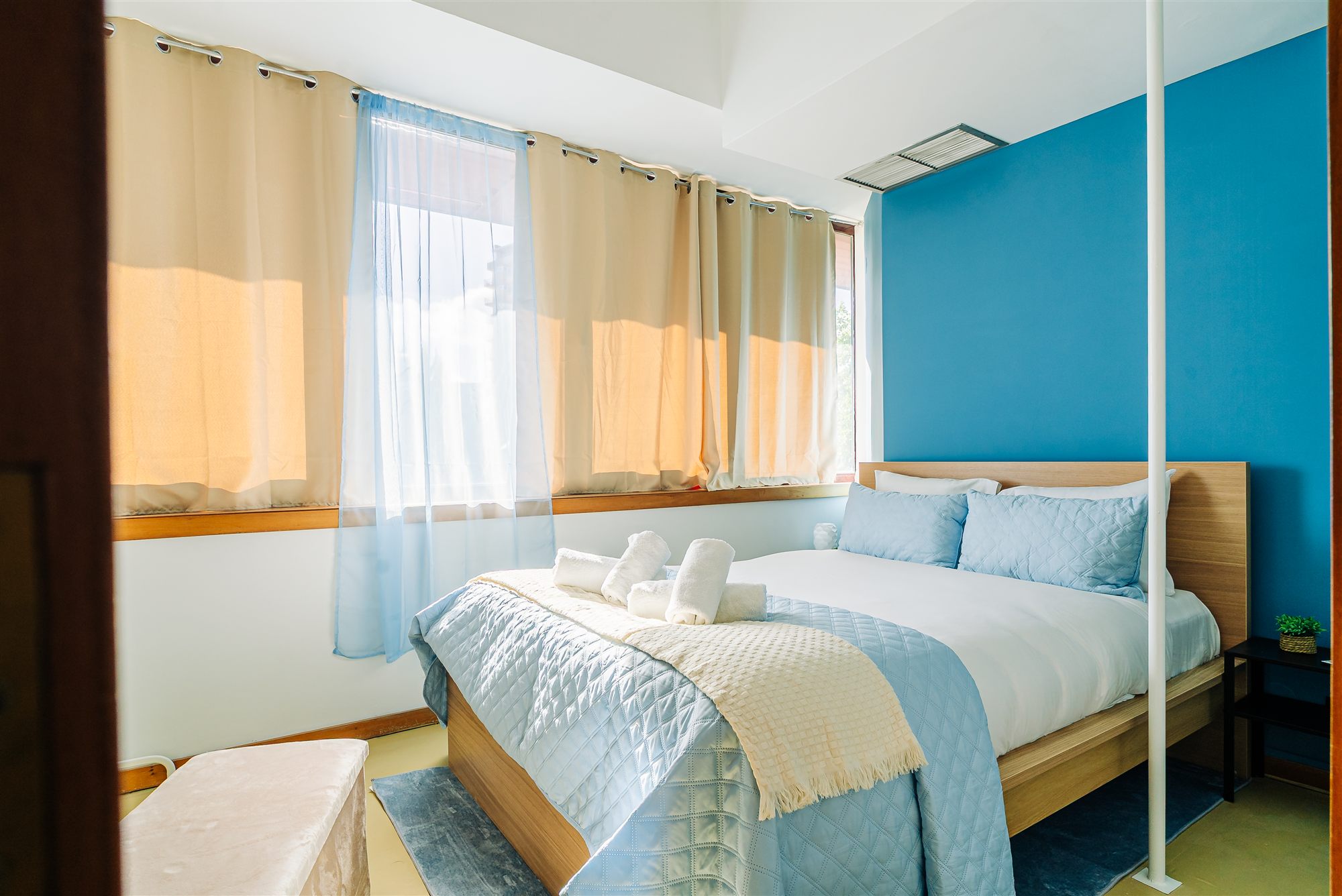Atlântico private double room at Porto Peace Haven
