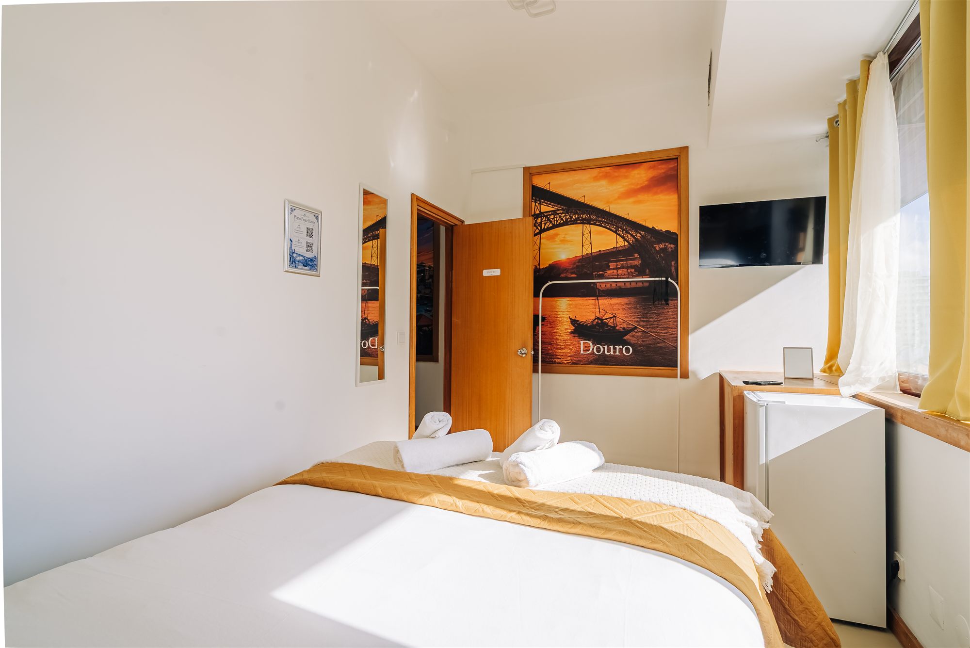 Douro private room — view 4